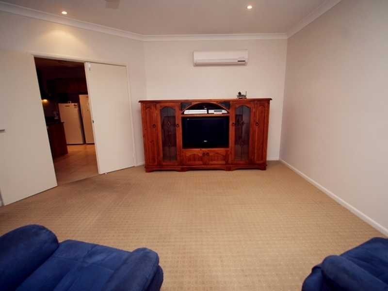 2 Treecreeper St, Bohle Plains QLD 4817