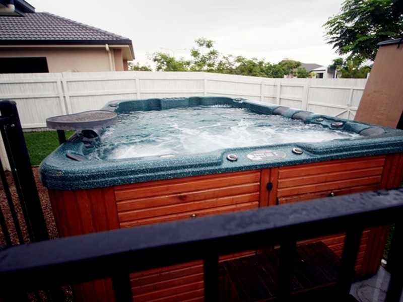 2 Treecreeper St, Bohle Plains QLD 4817