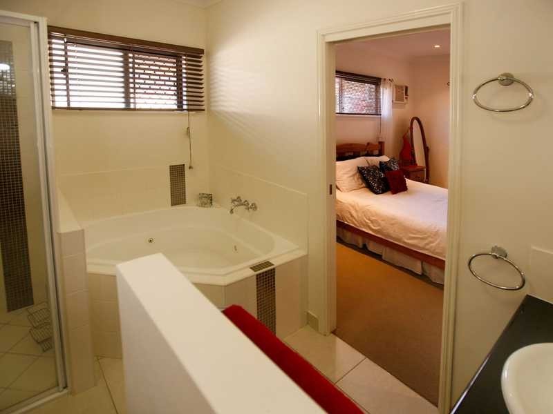 57 Timbury Way, Mount Louisa QLD 4814