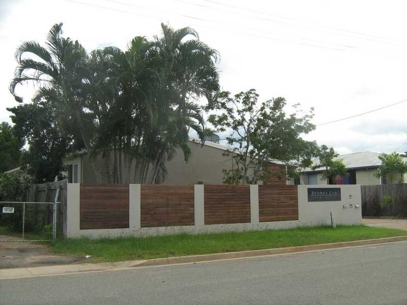 52 Brooks Street, Railway Estate QLD 4810