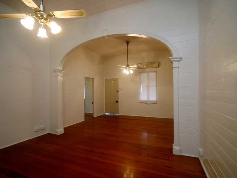 15 Harold Street, West End QLD 4810