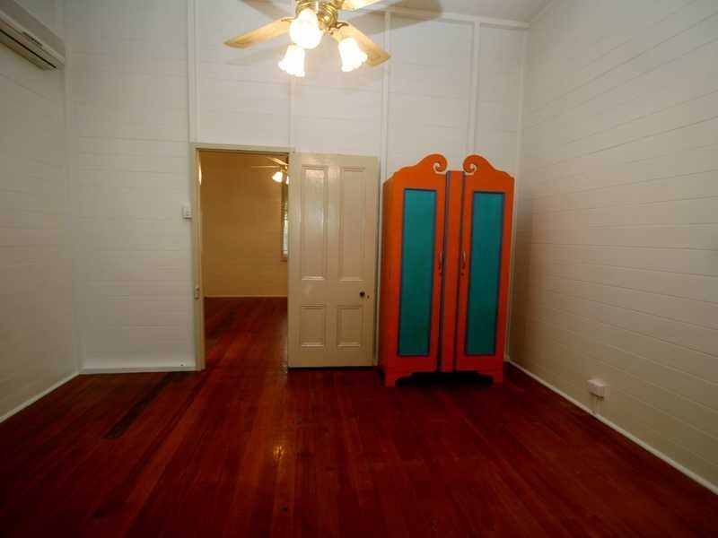 15 Harold Street, West End QLD 4810