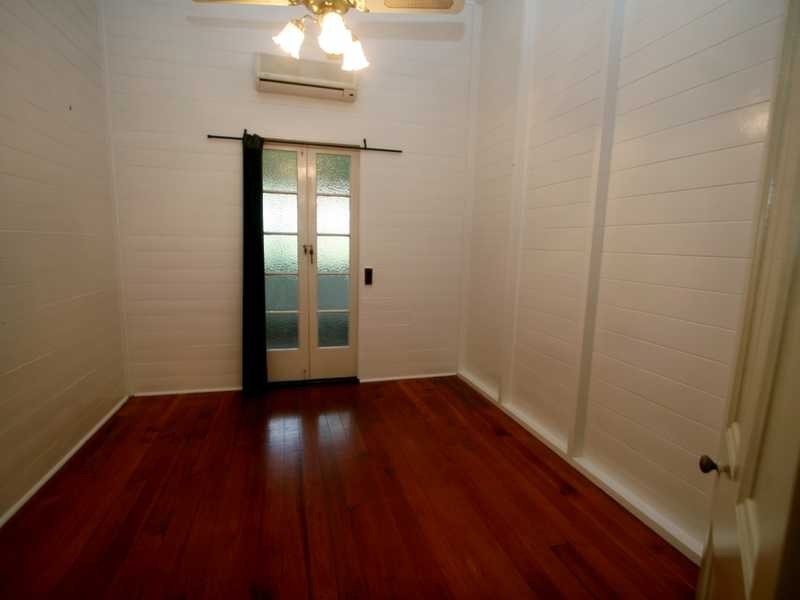 15 Harold Street, West End QLD 4810