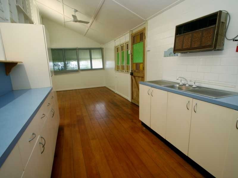 15 Harold Street, West End QLD 4810