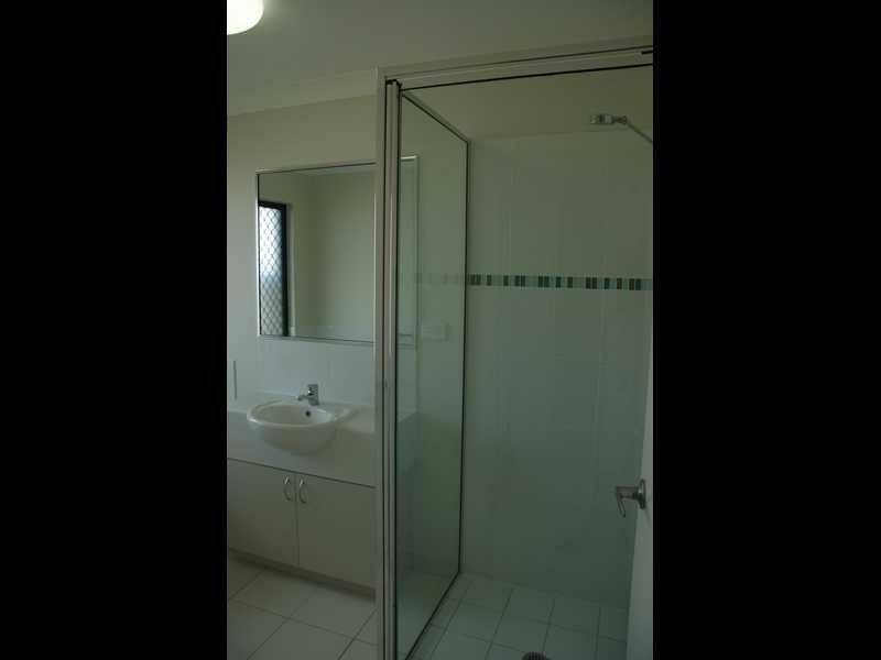 35 Limerick Way, Mount Low QLD 4818