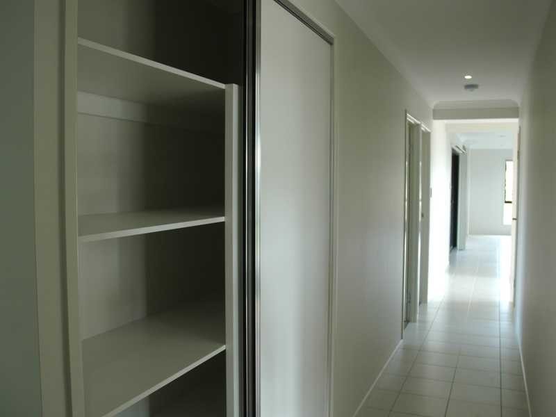 35 Limerick Way, Mount Low QLD 4818