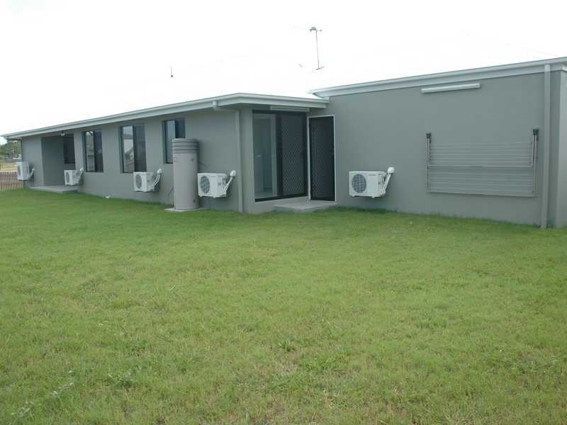 35 Limerick Way, Mount Low QLD 4818