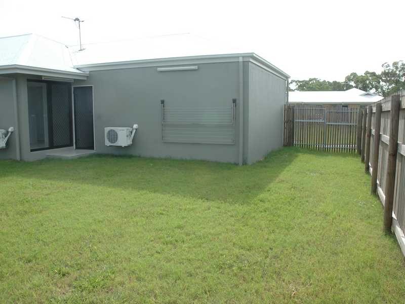 35 Limerick Way, Mount Low QLD 4818