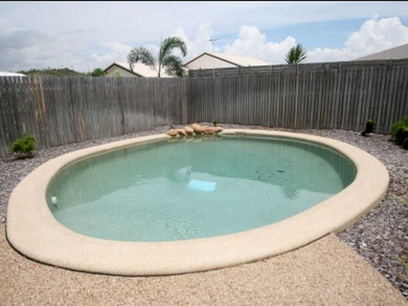 137 Daintree Drive, Bushland Beach QLD 4818