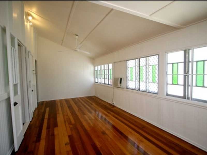 3 John Street, West End QLD 4810