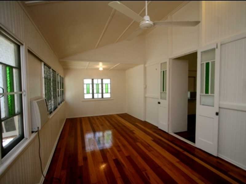 3 John Street, West End QLD 4810