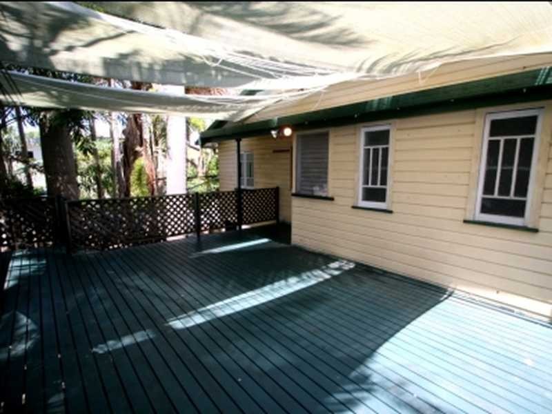 3 John Street, West End QLD 4810