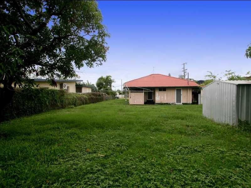 24 Nix Street, West End QLD 4810