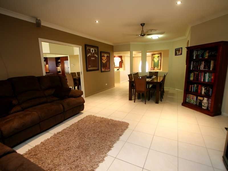 6 Cromwell Court, Mount Louisa QLD 4814