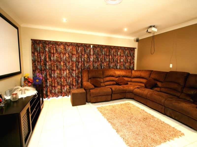 6 Cromwell Court, Mount Louisa QLD 4814