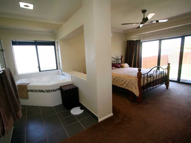 6 Cromwell Court, Mount Louisa QLD 4814