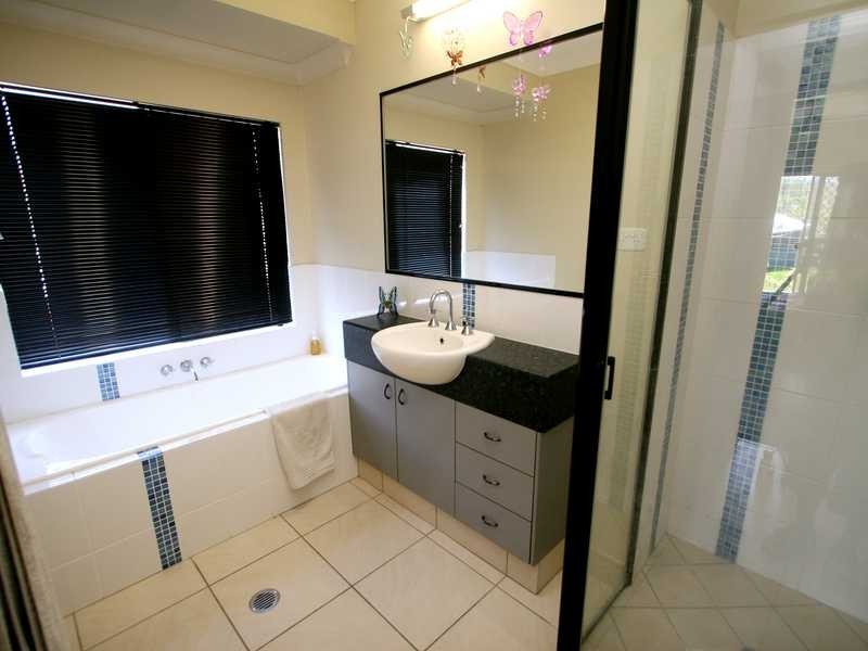 6 Cromwell Court, Mount Louisa QLD 4814