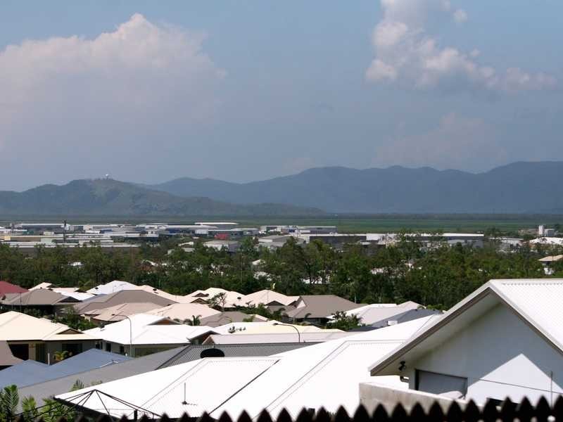 6 Cromwell Court, Mount Louisa QLD 4814