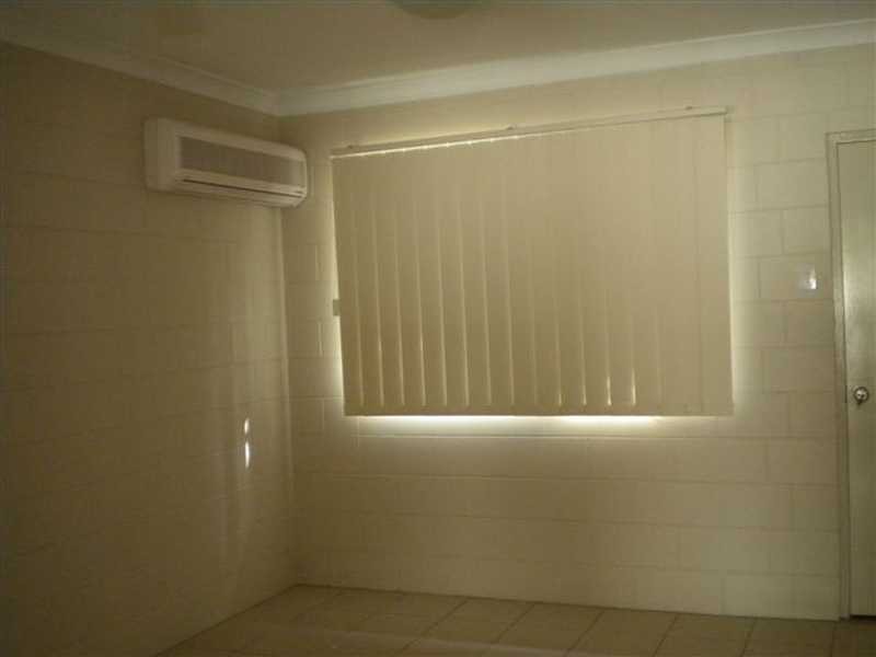 Unit/3/18 Kitchener Road, Pimlico QLD 4812