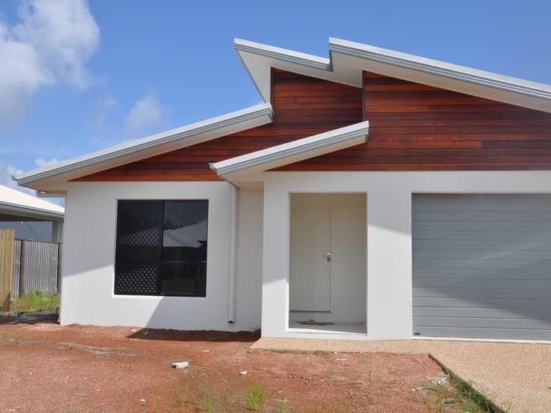 54 Hillock Cres, Bushland Beach QLD 4818