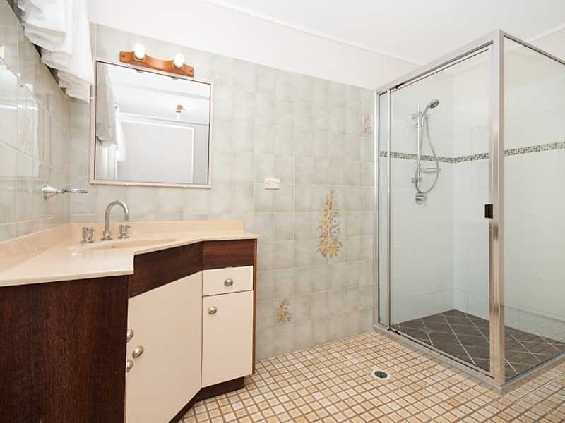 27 Bligh Street, Kirwan QLD 4817