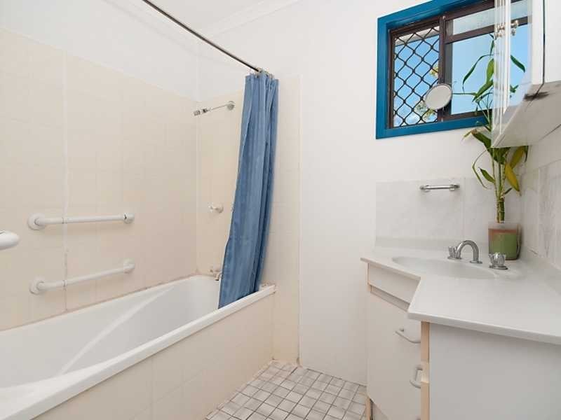 29 Alligator Creek Rd, Alligator Creek QLD 4816