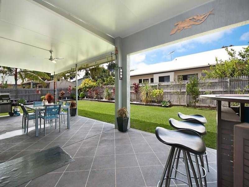 64 Seabrook Circuit, Bushland Beach QLD 4818