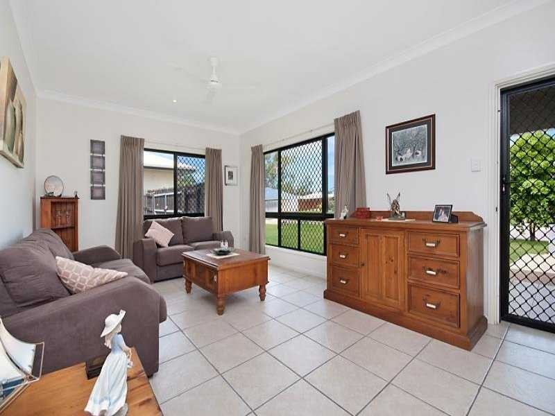 64 Seabrook Circuit, Bushland Beach QLD 4818