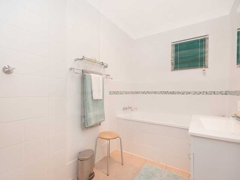 30 Connemara Course, Kelso QLD 4815