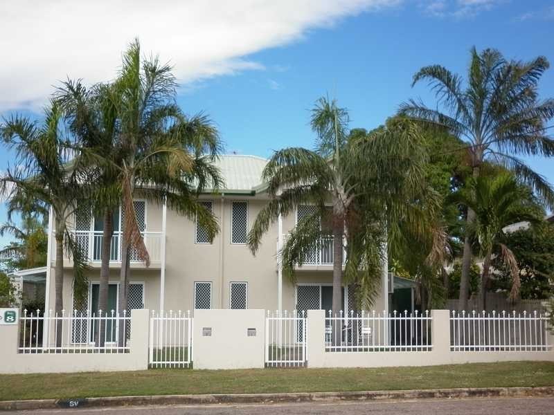 Unit 2/8 Lamington Rd, West End QLD 4810