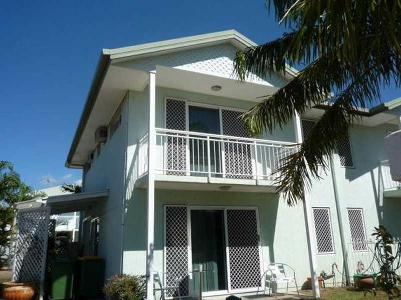 Unit 2/8 Lamington Rd, West End QLD 4810