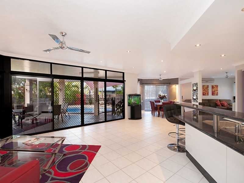 39 Crestbrook Drive, Mount Louisa QLD 4814