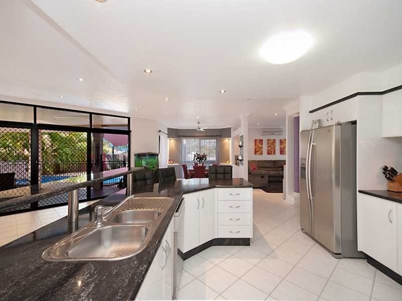 39 Crestbrook Drive, Mount Louisa QLD 4814