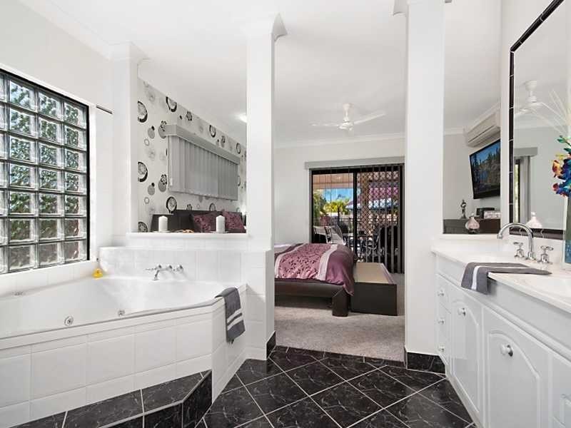 39 Crestbrook Drive, Mount Louisa QLD 4814