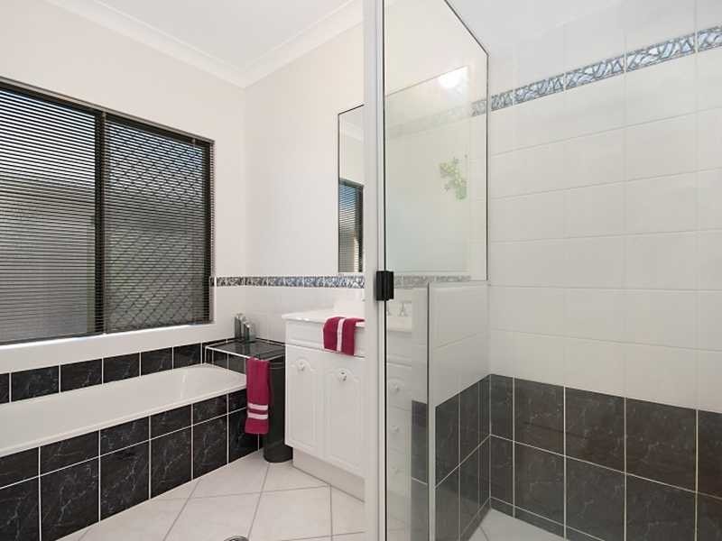 39 Crestbrook Drive, Mount Louisa QLD 4814