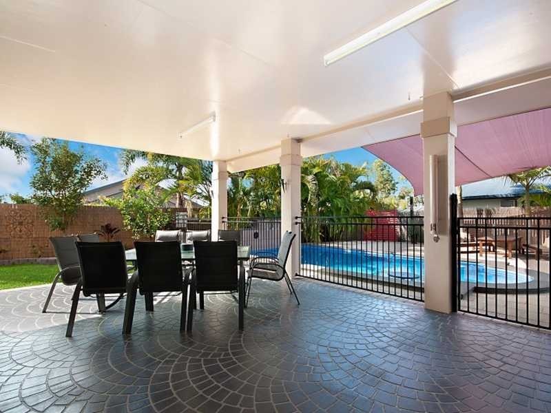 39 Crestbrook Drive, Mount Louisa QLD 4814