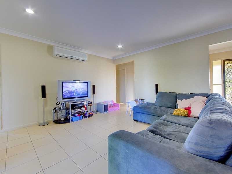8 Woodwark Drive, Bushland Beach QLD 4818