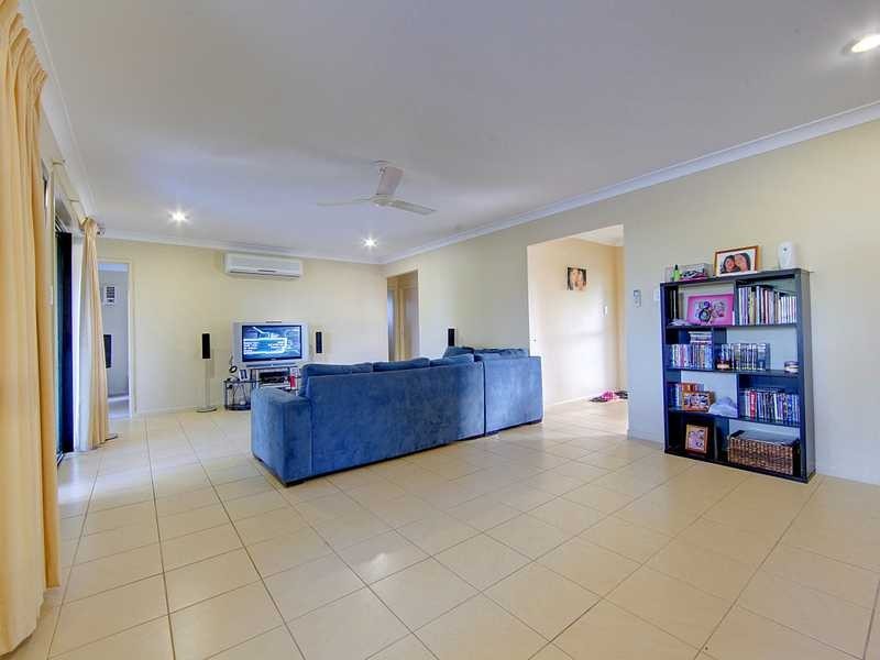 8 Woodwark Drive, Bushland Beach QLD 4818