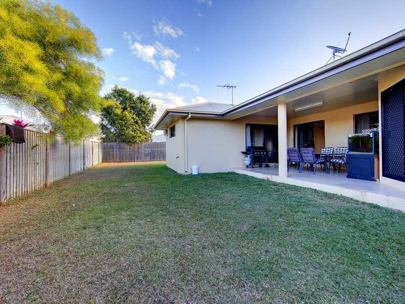 8 Woodwark Drive, Bushland Beach QLD 4818
