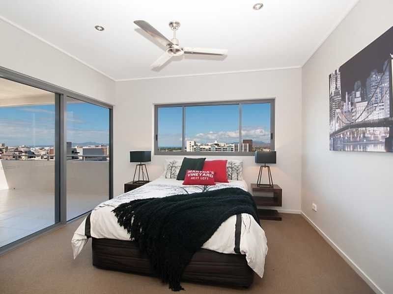 122 Walker Street, Townsville City QLD 4810