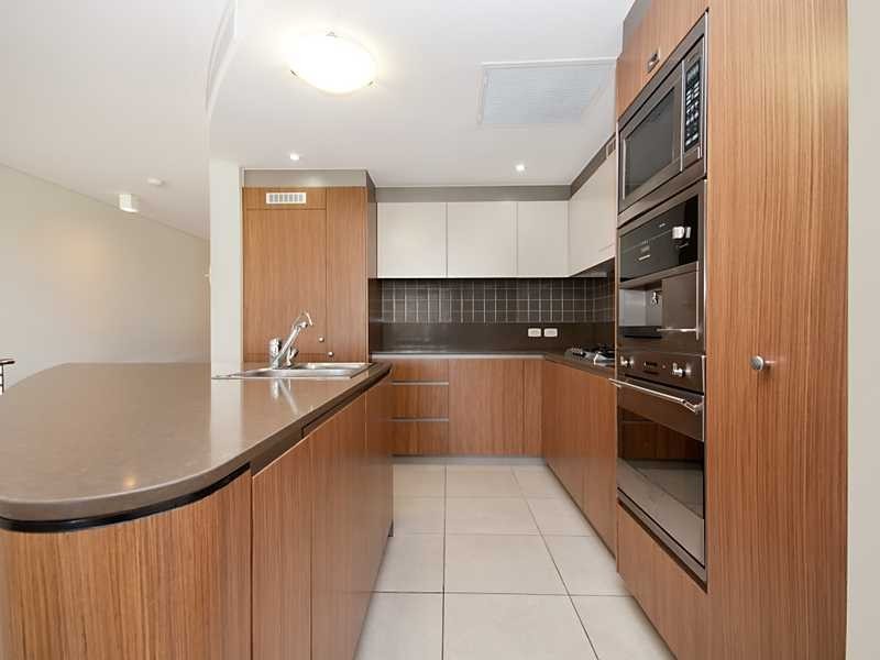 Unit 18/96 Mitchell Street, North Ward QLD 4810