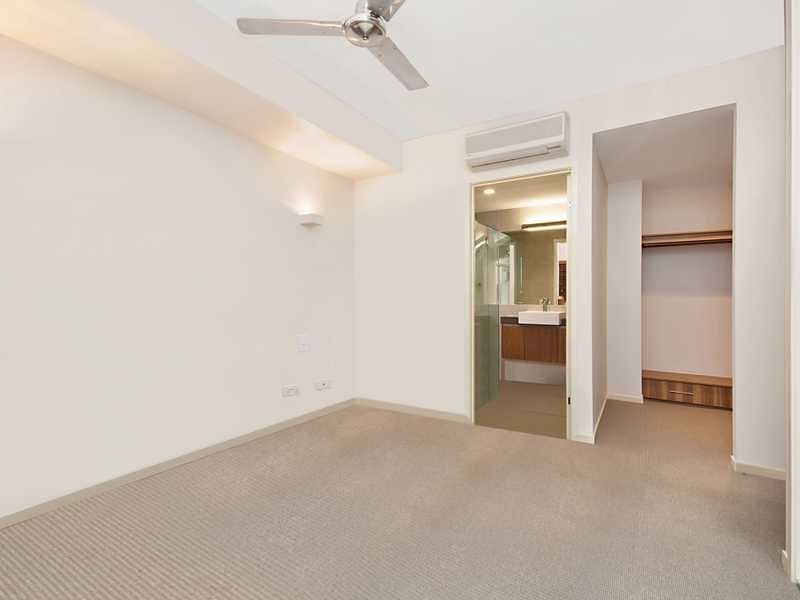 Unit 18/96 Mitchell Street, North Ward QLD 4810
