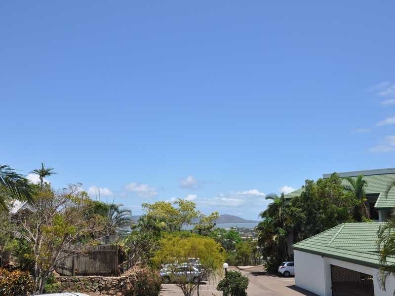 Unit 32/15 Hale Street, North Ward QLD 4810