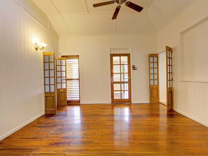 63 Twelfth Avenue, Railway Estate QLD 4810