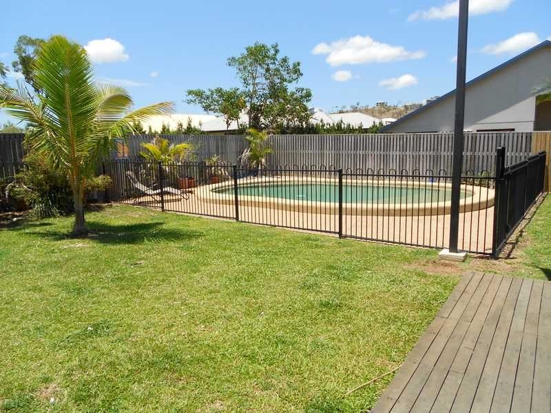 33 Mendi Drive, Bushland Beach QLD 4818