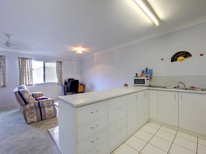 Unit 3/13 Lamington Rd, West End QLD 4810