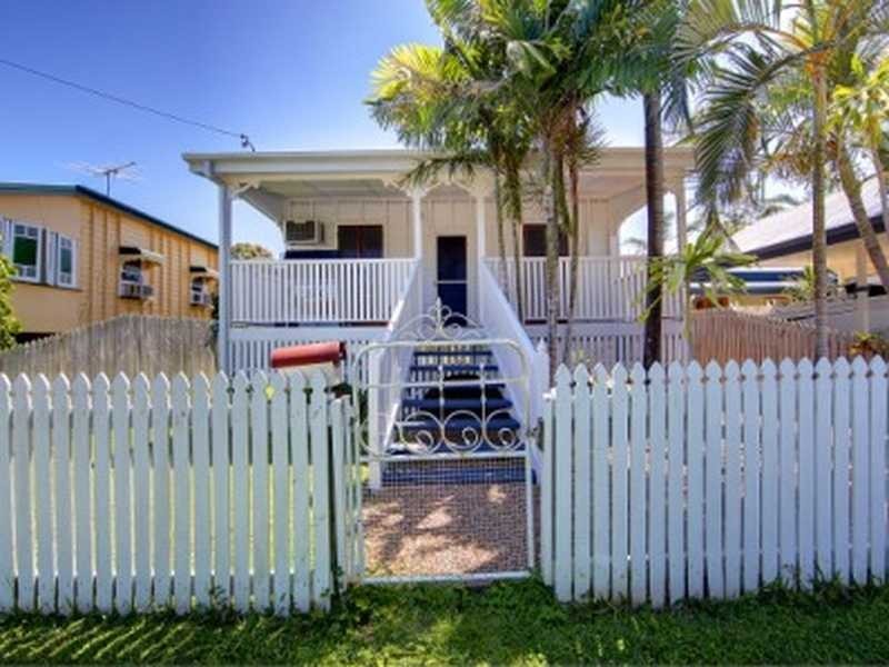 15 Ninth Avenue, Railway Estate QLD 4810