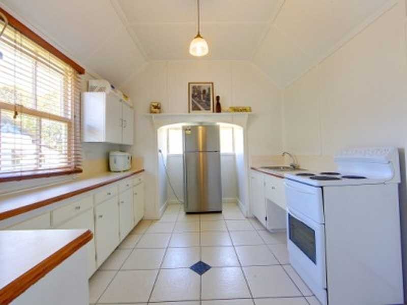 15 Ninth Avenue, Railway Estate QLD 4810