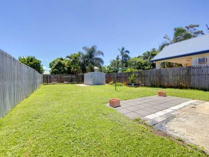 15 Ninth Avenue, Railway Estate QLD 4810