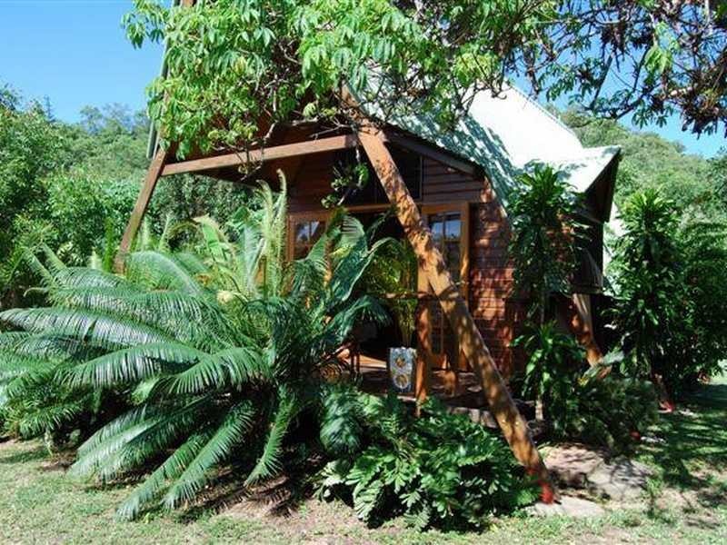 8 Somerset Court, Magnetic Island QLD 4819